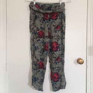 Floral cropped joggers